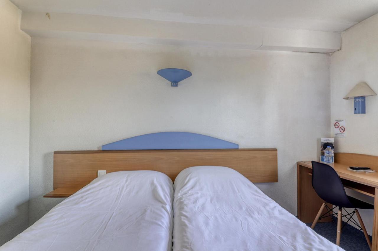 Brit Hotel Essentiel Saint-Flour Bagian luar foto